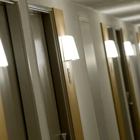 Отель Sud Porte D'espagne 2*