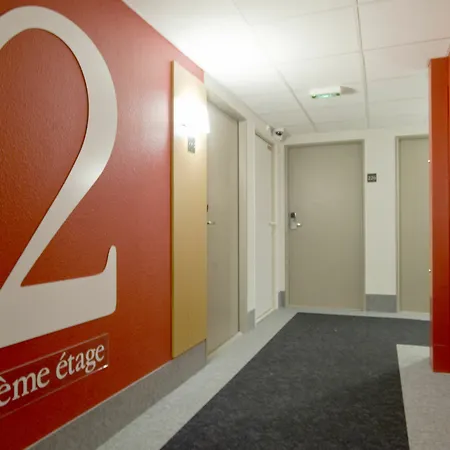 Отель Sud Porte D'espagne 2*