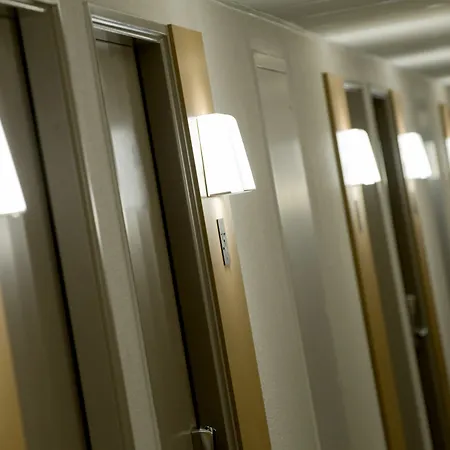 Отель Sud Porte D'espagne 2*